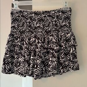 Black and White Patterned Skirt, elastic waste.